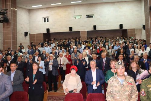 Республика кунӗ умӗн Çӗпрел районӗ 95 çул тултарнине паллă турӗ