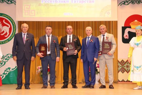 Республика кунӗ умӗн Çӗпрел районӗ 95 çул тултарнине паллă турӗ