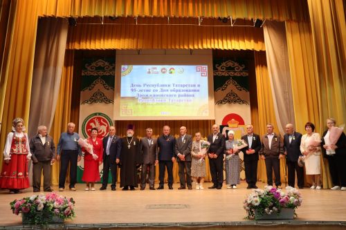 Республика кунӗ умӗн Çӗпрел районӗ 95 çул тултарнине паллă турӗ