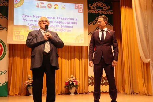Республика кунӗ умӗн Çӗпрел районӗ 95 çул тултарнине паллă турӗ