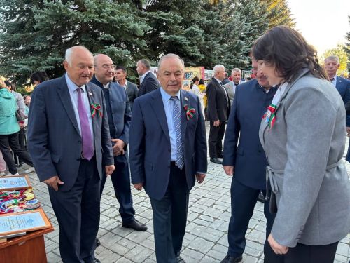 Республика кунӗ умӗн Çӗпрел районӗ 95 çул тултарнине паллă турӗ