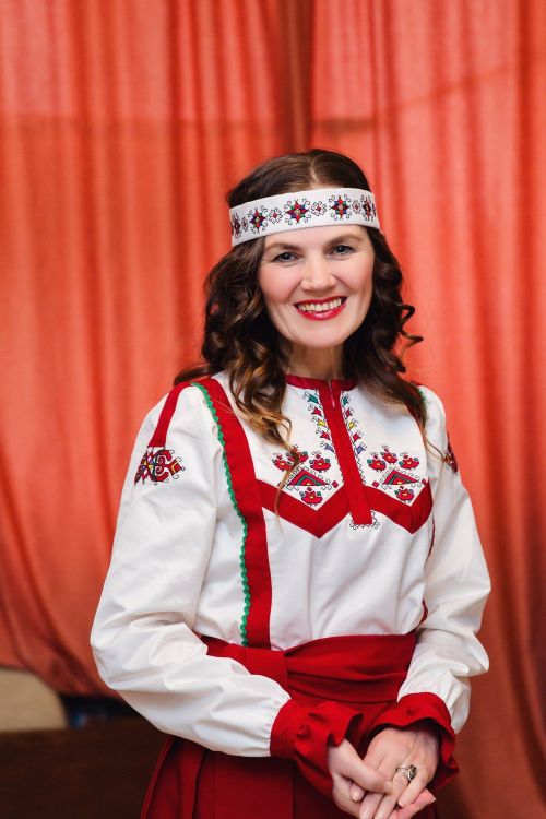 Кӗçӗн Сӗнчелӗнчи Культура çурчӗн ертӳçи Вера Уканеева грант выляса илнӗ