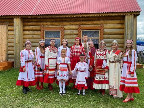 Кӗçӗн Сӗнчелӗнчи Культура çурчӗн ертӳçи Вера Уканеева грант выляса илнӗ