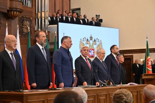 Паян Рустам Минниханов Тутарстан Республикин Раисӗн должноçне йышăнчӗ
