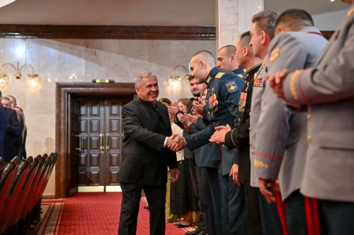 Паян Рустам Минниханов Тутарстан Республикин Раисӗн должноçне йышăнчӗ