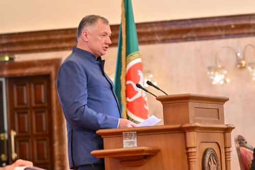 Паян Рустам Минниханов Тутарстан Республикин Раисӗн должноçне йышăнчӗ