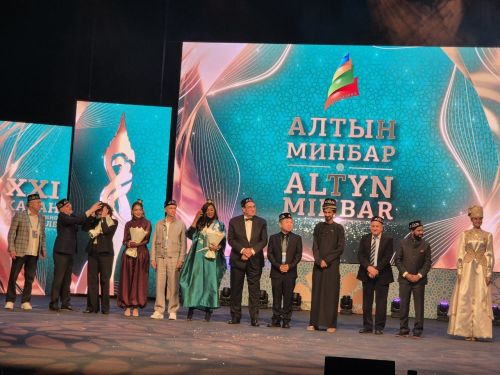 Хусанти «Алтын минбар» халăхсен хушшинчи кинофестивале Елена Цыплаковапа Любовь Казарновская хутшăнчӗç