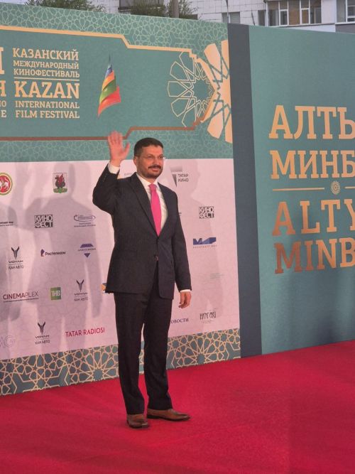 Хусанти «Алтын минбар» халăхсен хушшинчи кинофестивале Елена Цыплаковапа Любовь Казарновская хутшăнчӗç