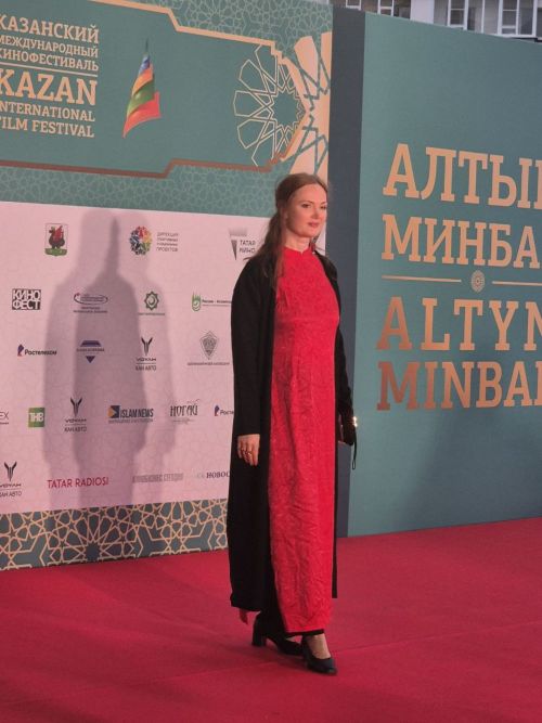Хусанти «Алтын минбар» халăхсен хушшинчи кинофестивале Елена Цыплаковапа Любовь Казарновская хутшăнчӗç