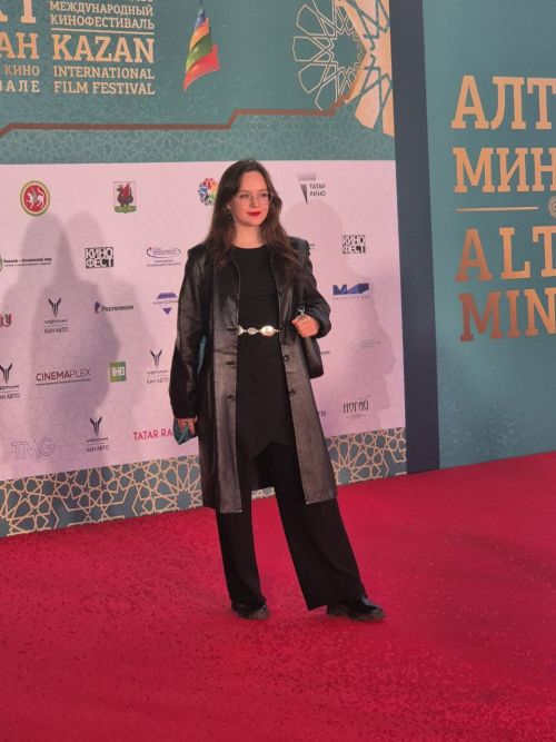 Хусанти «Алтын минбар» халăхсен хушшинчи кинофестивале Елена Цыплаковапа Любовь Казарновская хутшăнчӗç