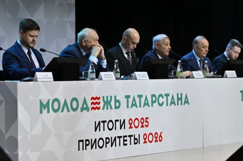 Фарид Мухаметшин шучӗпе ялта пурăнакан çамрăксене ытларах тимлӗх уйăрмалла, чи малтан çурт-йӗр ыйтăвне татса памалла