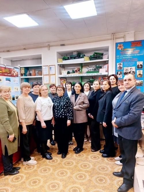 Кивӗ Ӳсел шкулӗнче чăваш чӗлхине вӗрентекенсем пуçтарăнчӗç