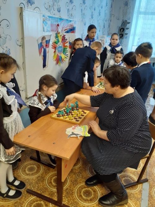 Кивӗ Ӳсел шкулӗнче чăваш чӗлхине вӗрентекенсем пуçтарăнчӗç