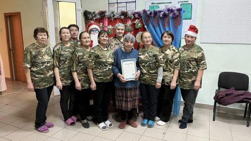 Аксусем Емелькинӑпа Ҫӗмӗртлӗ волонтерӗсене Тав хучӗпе чысланӑ