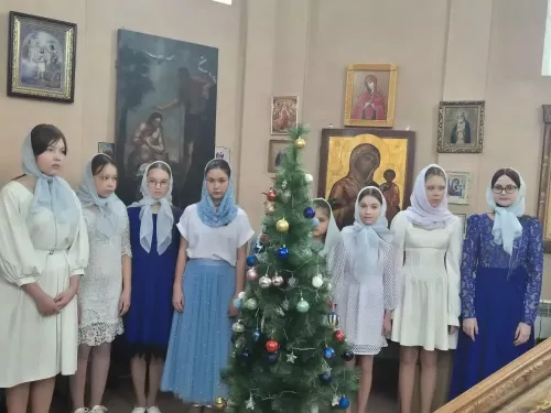 Николай Угаслов Хулаҫырми вӑтам шкул ачисене кӑҫал та Раштавпа саламларӗ