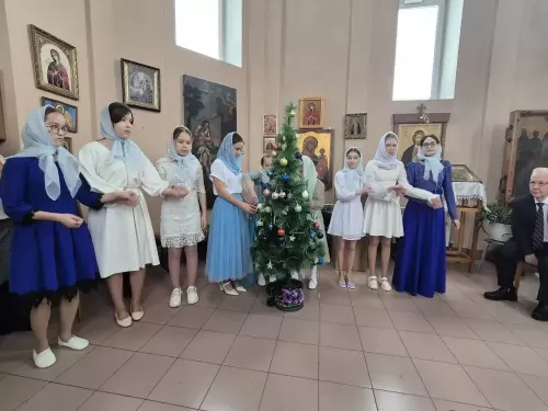 Николай Угаслов Хулаҫырми вӑтам шкул ачисене кӑҫал та Раштавпа саламларӗ