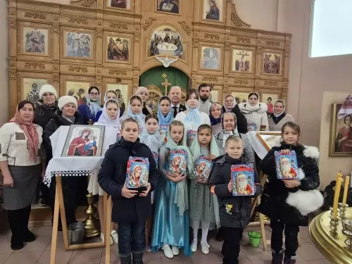 Николай Угаслов Хулаҫырми вӑтам шкул ачисене кӑҫал та Раштавпа саламларӗ