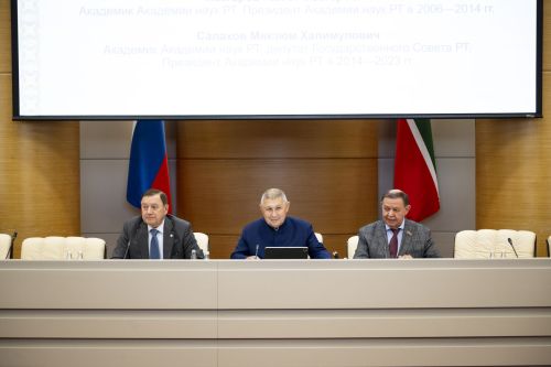 Рифкат Минниханов: «Наукăсен академийӗ вăл республика аталанăвӗн никӗсӗ»