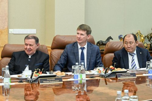 Рустам Минниханов Раççей регионӗсемпе ют çӗршывсен наука пӗрлӗхӗн ăсчахӗсемпе тӗл пулнă