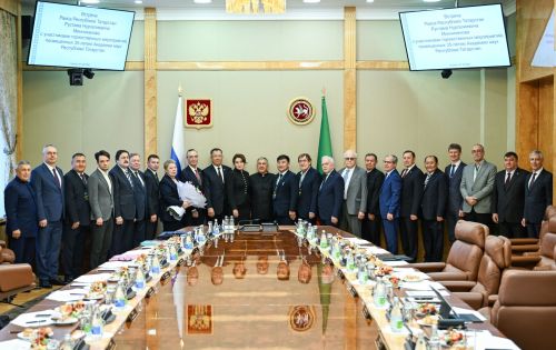 Рустам Минниханов Раççей регионӗсемпе ют çӗршывсен наука пӗрлӗхӗн ăсчахӗсемпе тӗл пулнă