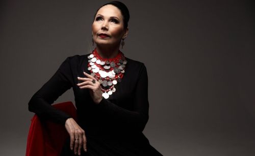 Августа Уляндина: «Йăх ятне çӳле çӗклес килет»