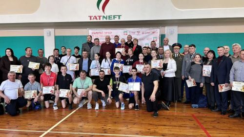 Нурлатра Владимир Иванова асӑнса сӗтелҫи теннисӗн турнирӗ иртрӗ