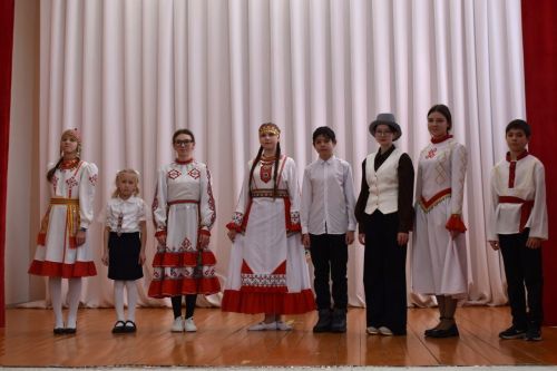 Пушкăртстанри чăваш гимназийӗнче Ухсай Яккăвӗн сăввисене вуланă