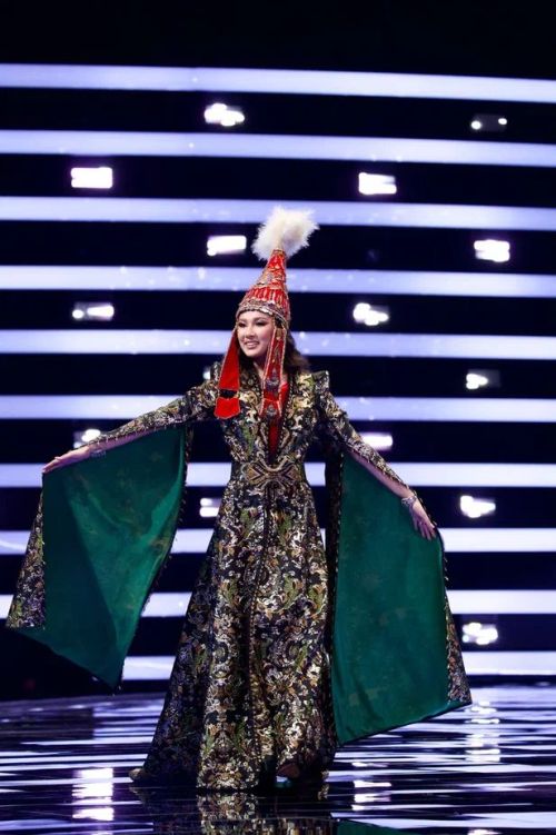 Валентина Алексеева - первая в мире «Мисс Брикс»