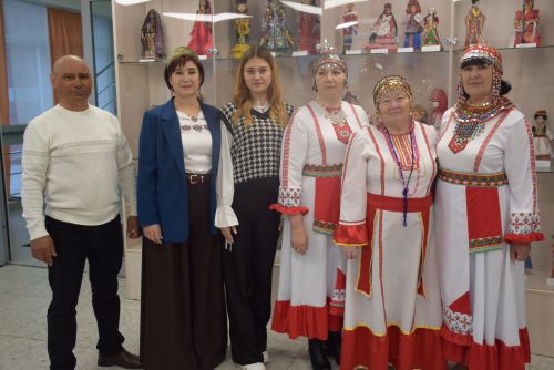 Хусанти Туслăх Çуртӗнче #МЫВМЕСТЕ Халăхсен хушшинчи преми клубне çӳрекенсен анлă тӗлпулăвӗ иртрӗ