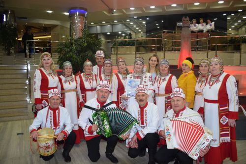 «БАЛКЫШ» ФЕСТИВАЛӖН ГАЛА-КОНЦЕРТНЕ «ХӖЛХЕМ» ЧĂВАШ ХАЛĂХ ФОЛЬКЛОР АНСАМБЛӖ ХУТШĂНЧӖ
