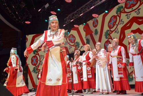 «БАЛКЫШ» ФЕСТИВАЛӖН ГАЛА-КОНЦЕРТНЕ «ХӖЛХЕМ» ЧĂВАШ ХАЛĂХ ФОЛЬКЛОР АНСАМБЛӖ ХУТШĂНЧӖ