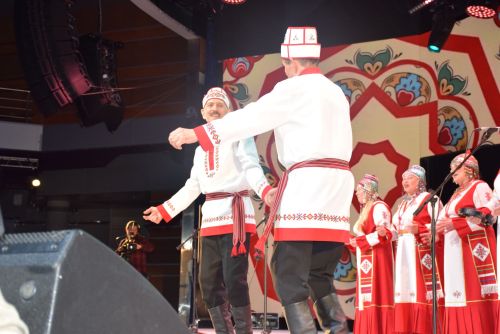 «БАЛКЫШ» ФЕСТИВАЛӖН ГАЛА-КОНЦЕРТНЕ «ХӖЛХЕМ» ЧĂВАШ ХАЛĂХ ФОЛЬКЛОР АНСАМБЛӖ ХУТШĂНЧӖ