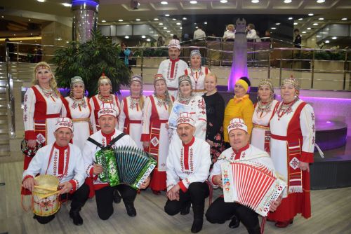 «БАЛКЫШ» ФЕСТИВАЛӖН ГАЛА-КОНЦЕРТНЕ «ХӖЛХЕМ» ЧĂВАШ ХАЛĂХ ФОЛЬКЛОР АНСАМБЛӖ ХУТШĂНЧӖ