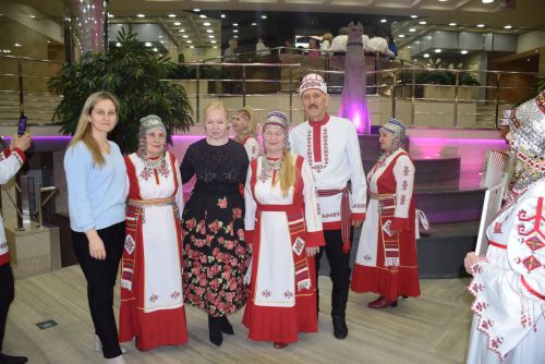 «БАЛКЫШ» ФЕСТИВАЛӖН ГАЛА-КОНЦЕРТНЕ «ХӖЛХЕМ» ЧĂВАШ ХАЛĂХ ФОЛЬКЛОР АНСАМБЛӖ ХУТШĂНЧӖ
