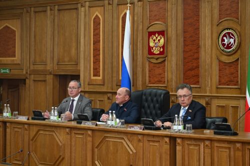 «Сувар» хаҫат ӗҫченне ТР Патшалӑх Канашӗн Председателӗн Тав хучӗпе чысларӗҫ