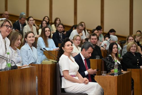 «Сувар» хаҫат ӗҫченне ТР Патшалӑх Канашӗн Председателӗн Тав хучӗпе чысларӗҫ