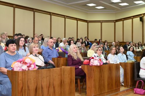 «Сувар» хаҫат ӗҫченне ТР Патшалӑх Канашӗн Председателӗн Тав хучӗпе чысларӗҫ