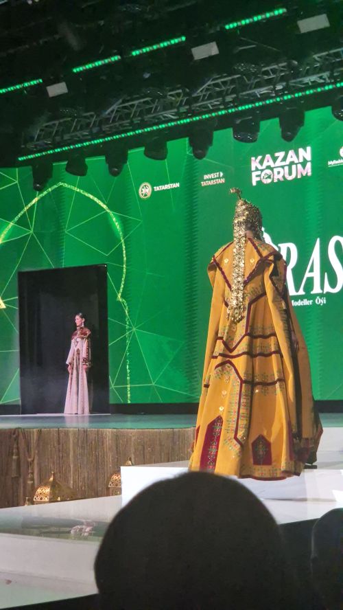 KazanForum культура  халăхсен хушшинчи дипломати хутшăнăвӗсен чи шанчăклă чӗлхи пулнине кăтартса пачӗ