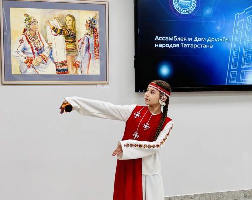 «Родные мотивы»: в Казани открылась выставка Юрия и Татьяны Бердниковых