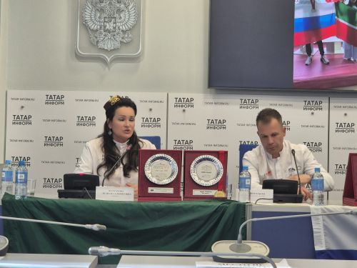 Хусанти ресторанӑн шеф-поварӗ Ильгиз Галиев Тунисри турниртан 2 ылтӑн медальпе таврӑннӑ