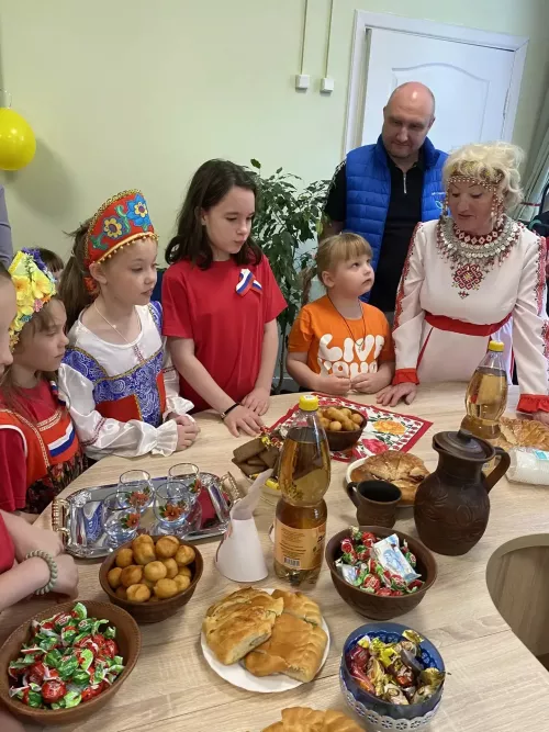 Ульяновскри çар ветеранӗсем ачасем патӗнче хăнара пулчӗç