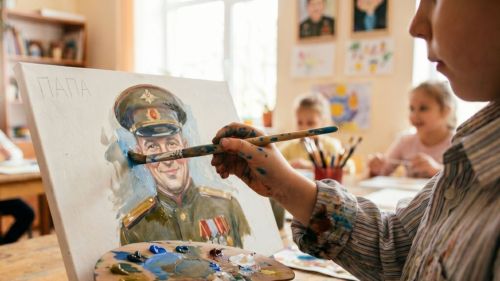 «Мой папа – герой» ача-пӑча ӳкерчӗкӗн фестивалӗ пуҫланнӑ