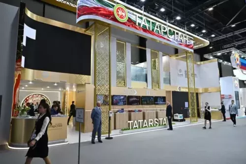 Рустам Минниханов Санкт-Петербурги Халăхсен хушшинчи экономика форумне хутшăнать