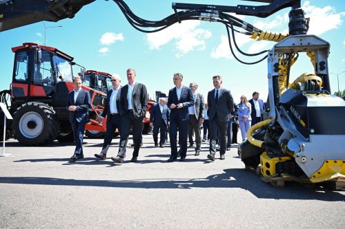 Рустам Миннихановпа Дмитрий Патрушев «КАМАЗа» çитсе курнă
