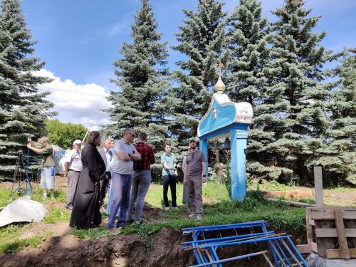 200 çул Пантелеймон патне çӳреççӗ