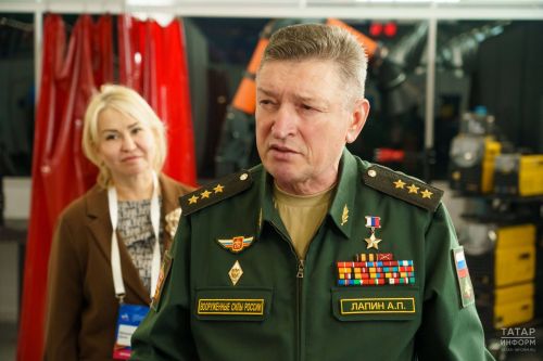 Герой России Александр Лапин встретился с участниками Абилимпикса
