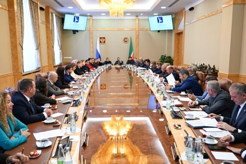 Рустам Минниханов кадр резервӗн çӗнӗ йышӗпе тӗл пулнă