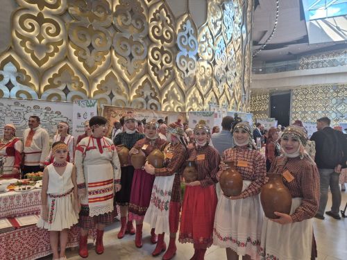 «Эхо веков в истории семьи – Тарихта без эзлебез»  республика конкурсӗн финалӗнче икӗ чăваш çемйи