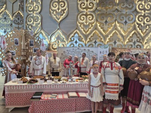 «Эхо веков в истории семьи – Тарихта без эзлебез»  республика конкурсӗн финалӗнче икӗ чăваш çемйи