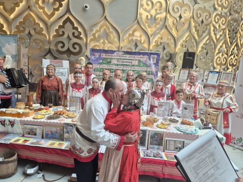 «Эхо веков в истории семьи – Тарихта без эзлебез»  республика конкурсӗн финалӗнче икӗ чăваш çемйи